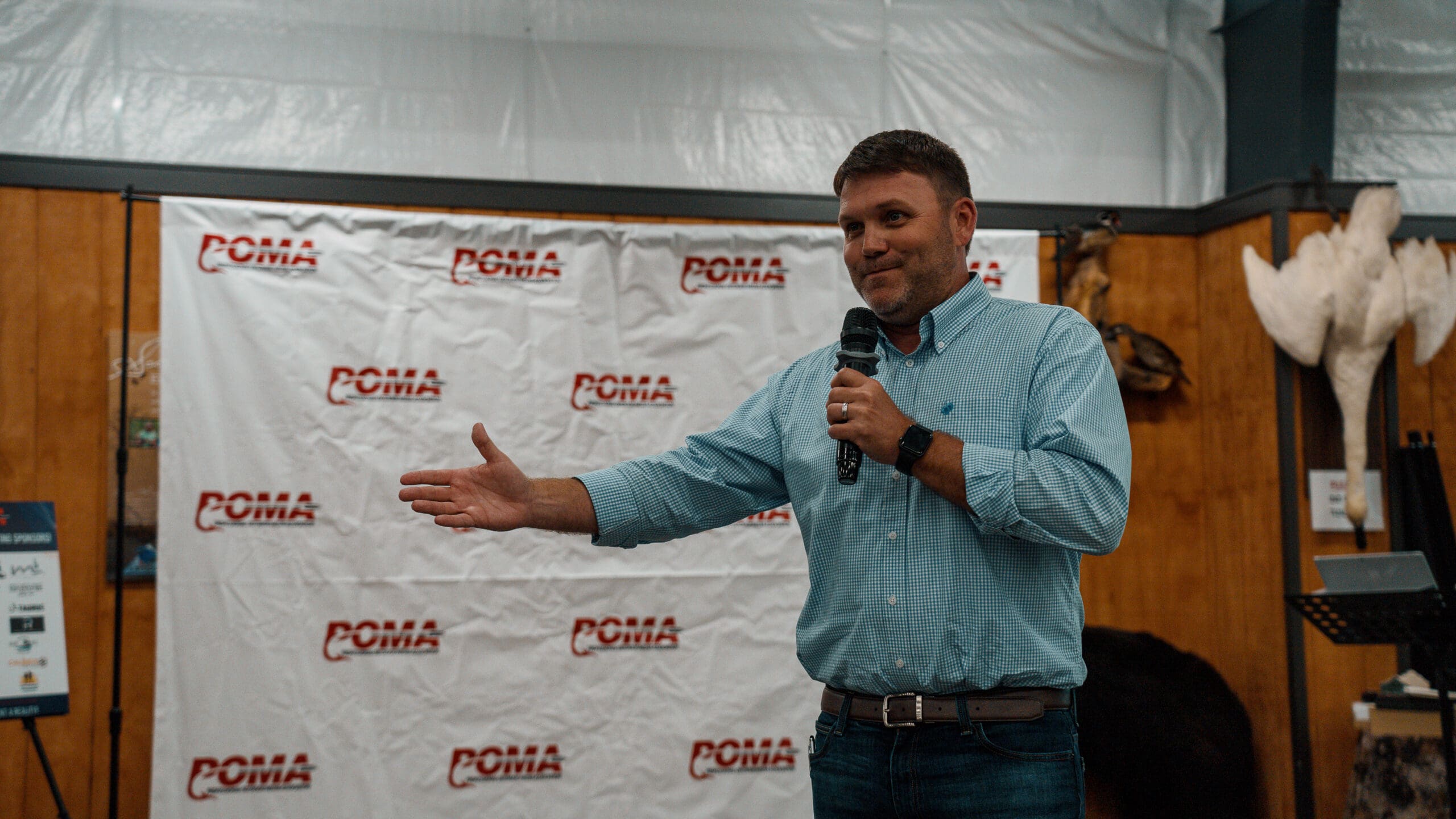 Jonathan Harling of Murray road agency talking to POMA a outdoor meetup about marketing and PR in the outdoor hunting and fishing industries. 